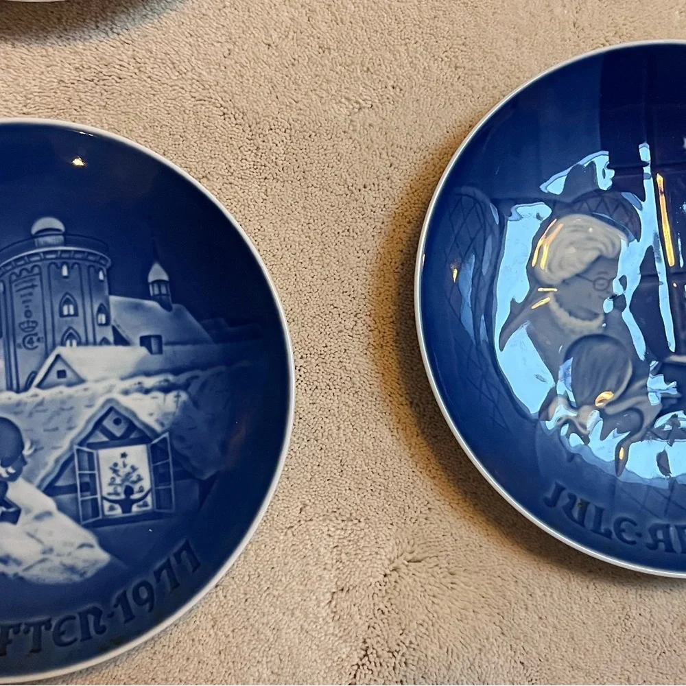Royal Copenhagen Denmark Christmas Plates 1970-78 - Picture 4 of 6
